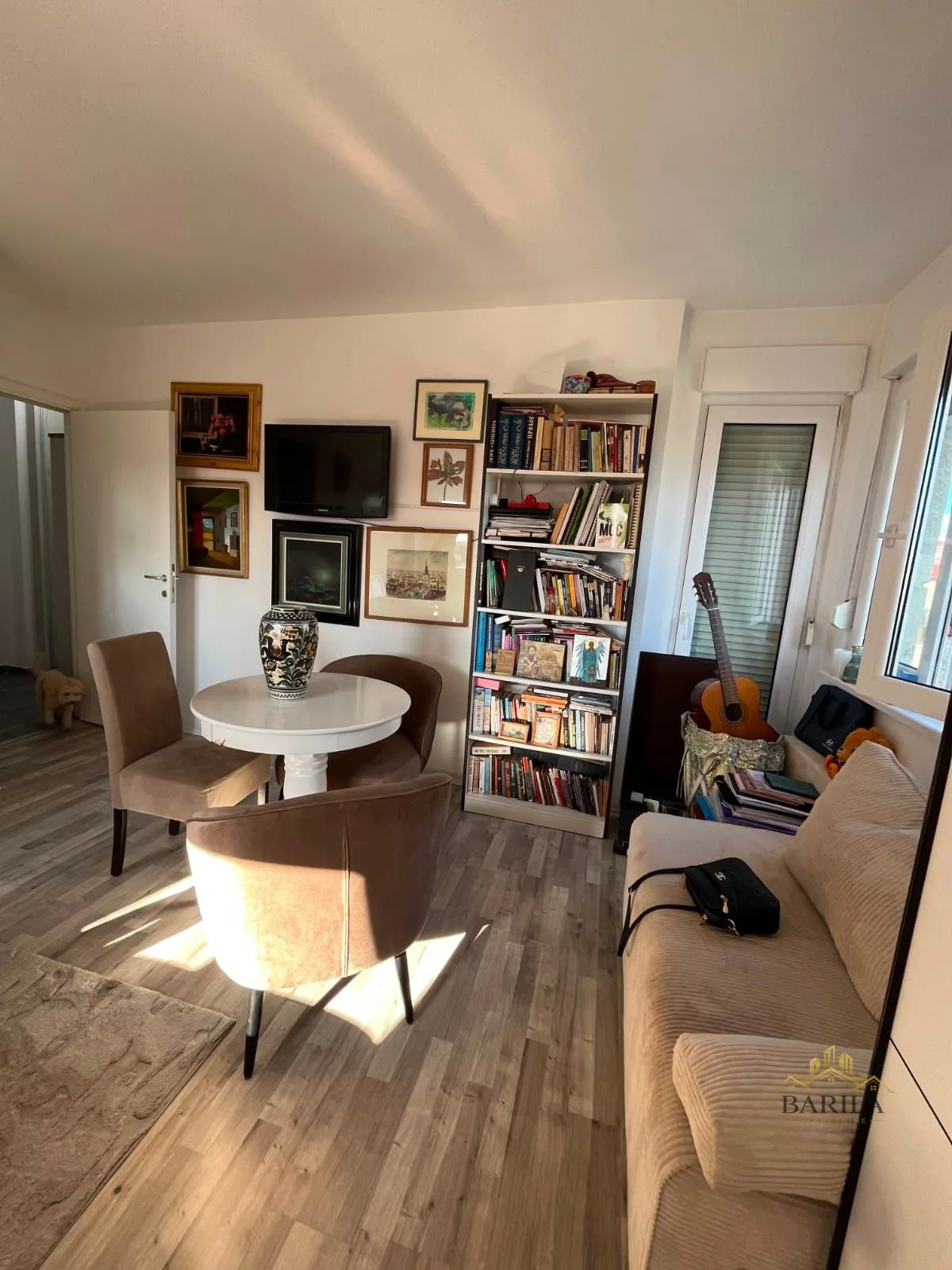 STROGI CENTAR PANČEVA - RENOVIRAN 45 m² + 3 m² terasa — Prodaja, Centar, Pančevo